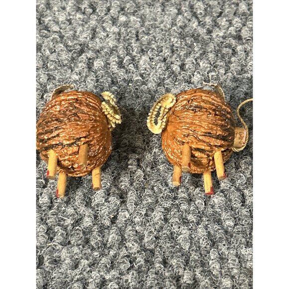 Anthropomorphic Pig Salt Pepper Shakers Walnut Small MCM Folk Art - Picture 6 of 9